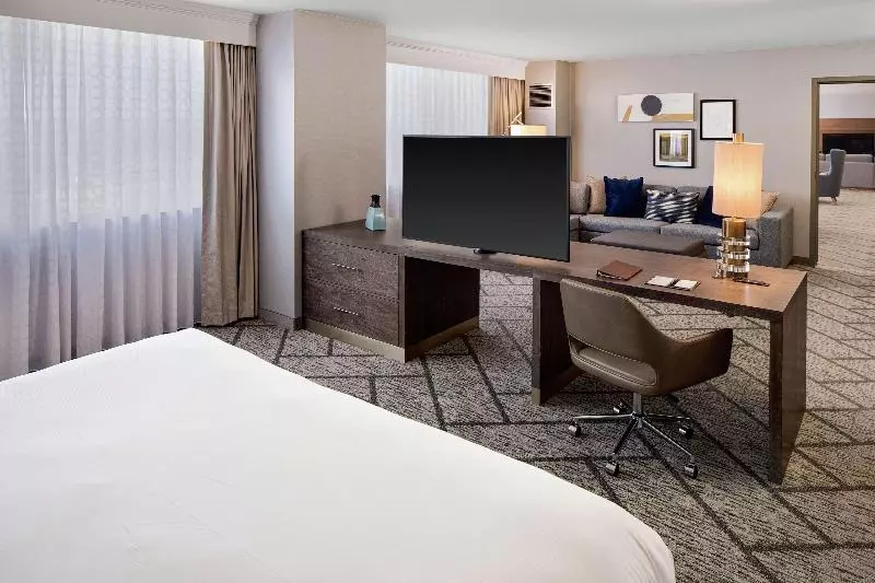 سوئیت با تخت بزرگ, Doubletree By Hilton Tulsa Downtown