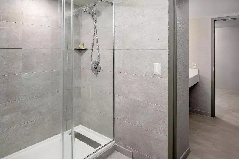 سوئیت با تخت بزرگ, Doubletree By Hilton Tulsa Downtown