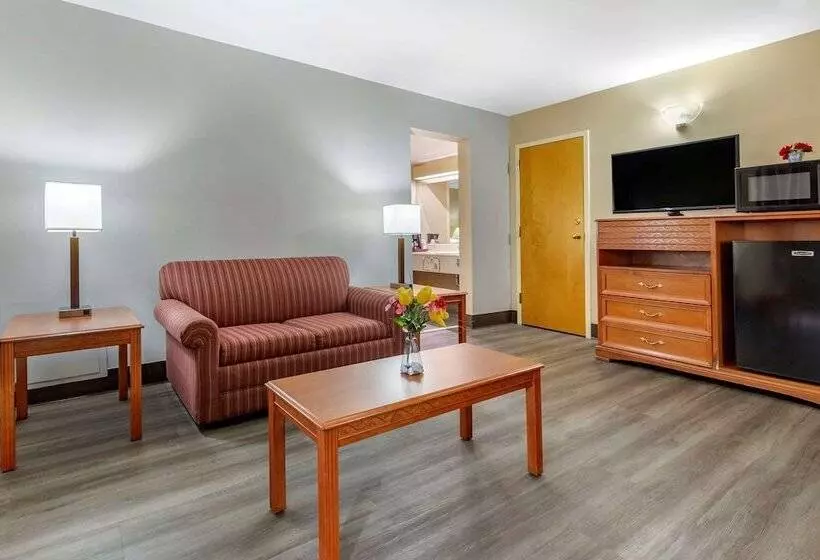 プレジデントスイートルーム, Econo Lodge & Suites Southern Pines   Pinehurst
