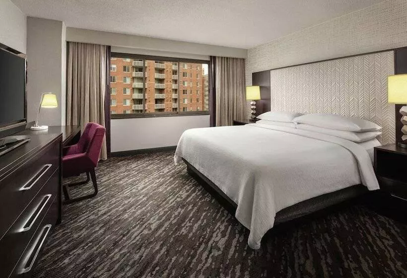 سوئیت برای معلولان, Embassy Suites By Hilton Crystal City National Airport