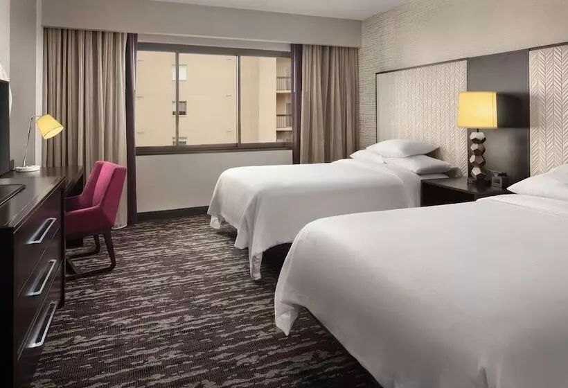 سوئیت برای معلولان, Embassy Suites By Hilton Crystal City National Airport
