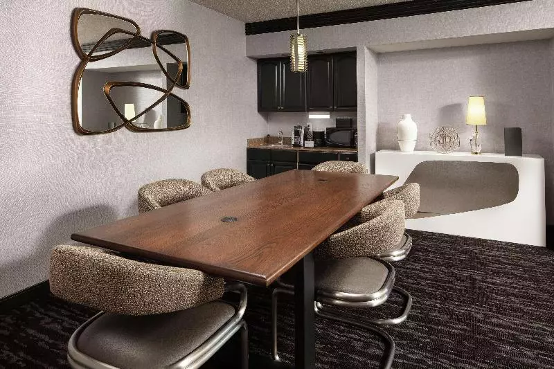 سوئیت 2 خوابه, Embassy Suites By Hilton Crystal City National Airport