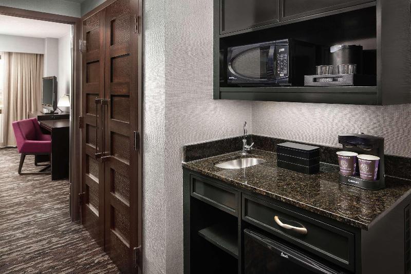 스위트, Embassy Suites By Hilton Crystal City National Airport