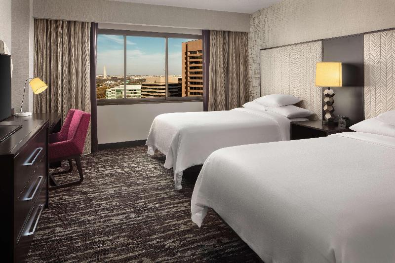 可观景的套房, Embassy Suites By Hilton Crystal City National Airport