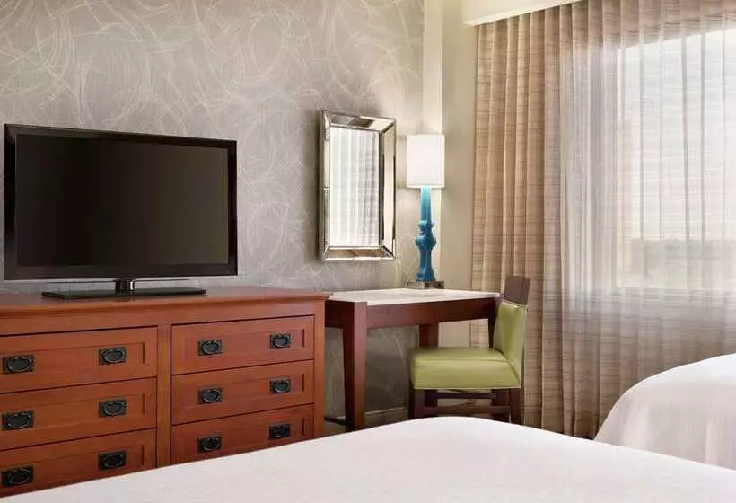 سوییت, Embassy Suites By Hilton Crystal City National Airport