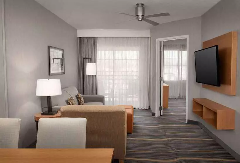 Standard-huone King-vuode, Embassy Suites By Hilton Orlando International Dr Icon Park