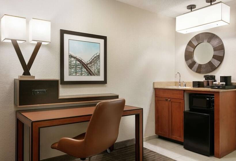 Люкс Адаптированный для Инвалидов, Embassy Suites By Hilton Orlando International Dr Icon Park