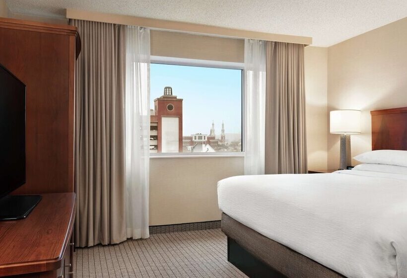 Люкс, Embassy Suites By Hilton Cincinnati Rivercenter