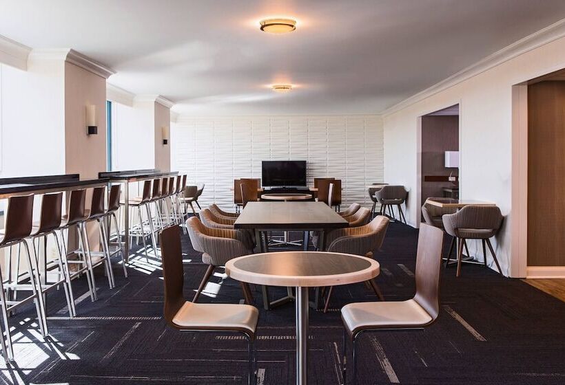 غرفه قياسيه سريرين مزدوجين, Falls Church Marriott Fairview Park