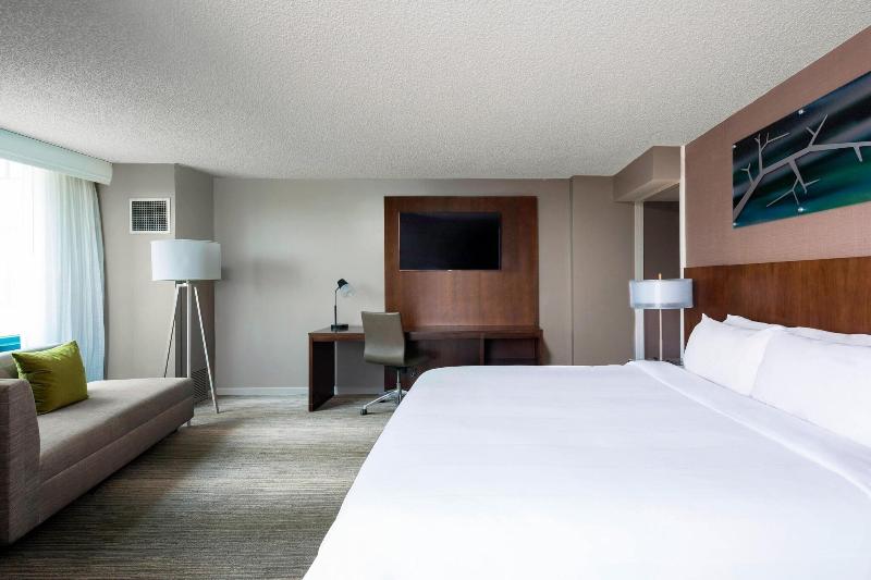 Стандартный Номер Кровать Кинг, Falls Church Marriott Fairview Park