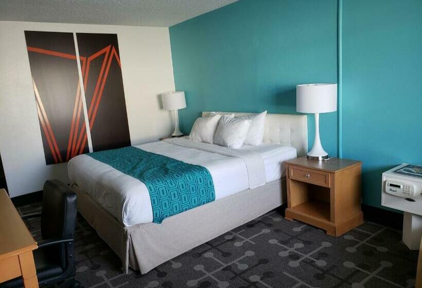 带大床的标准间, Howard Johnson By Wyndham Virginia Beach