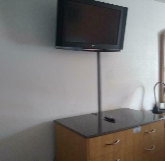 带大床的标准间, Howard Johnson By Wyndham Virginia Beach