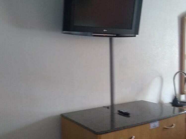 带2个双人床的标准工作室, Howard Johnson By Wyndham Virginia Beach