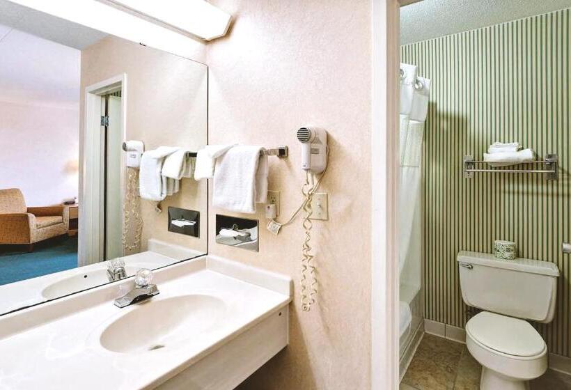 غرفة قياسية, Key Inn Roseville