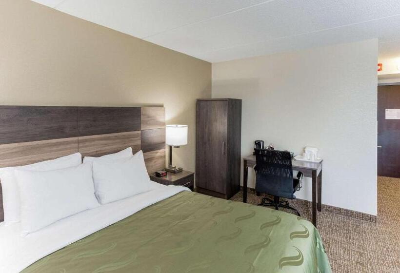 غرفة قياسية لذوى الاحتياجات الخاصة, Quality Inn & Suites