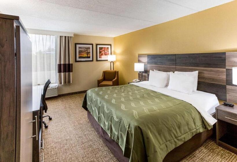 غرفة قياسية لذوى الاحتياجات الخاصة, Quality Inn & Suites