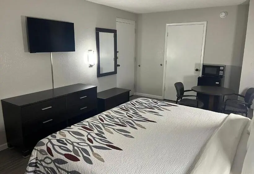 キングサイズベッドのデラックスルーム, Red Roof Inn Rockingham
