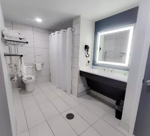 اتاق استاندارد با تخت بزرگ برای معلولان, Motel 6 Norfolk, Va East Little Creek