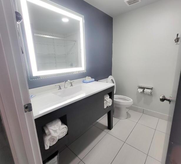 Люкс, Motel 6 Norfolk, Va East Little Creek