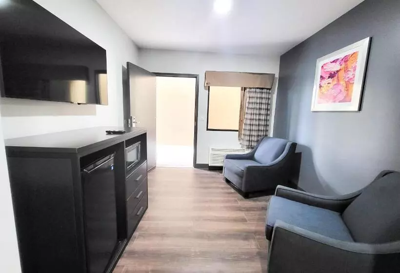 سوییت, Motel 6 Norfolk, Va East Little Creek