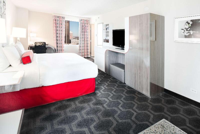 Номер Deluxe Кровать Кинг, The Curtis Denver  A Doubletree By Hilton