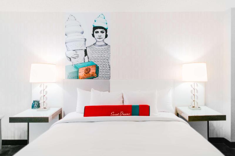 Номер Deluxe, The Curtis Denver  A Doubletree By Hilton