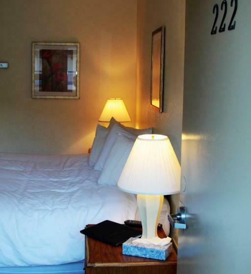 غرفة قياسية, The Driftwood Lodge