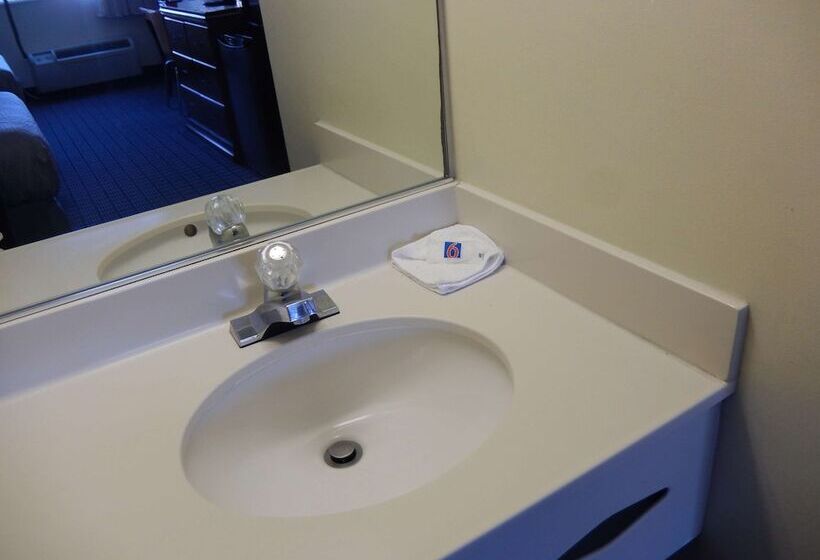 ２ダブルベッドのスタンダードルーム, Motel 6 Mcgraw, Ny   Cortland