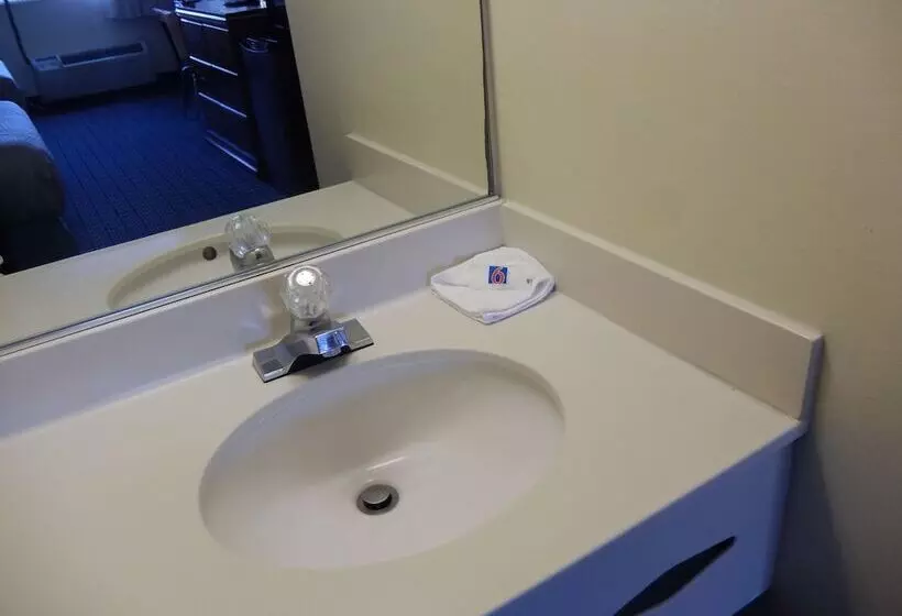 ２ダブルベッドのスタンダードルーム, Motel 6 Mcgraw, Ny   Cortland