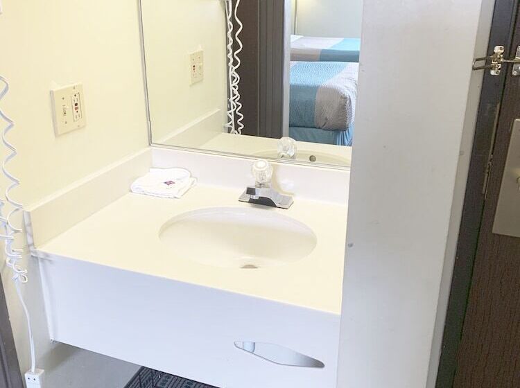 ２ダブルベッドのスタンダードルーム, Motel 6 Mcgraw, Ny   Cortland