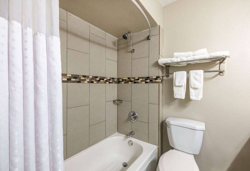 ２ダブルベッドのスタンダードルーム, Days Inn By Wyndham Roswell