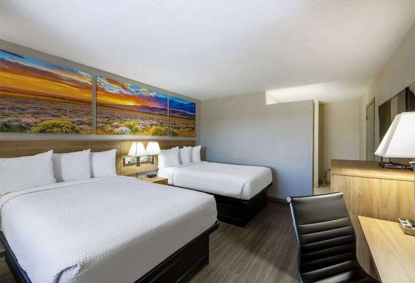 ２ダブルベッドのスタンダードルーム, Days Inn By Wyndham Roswell