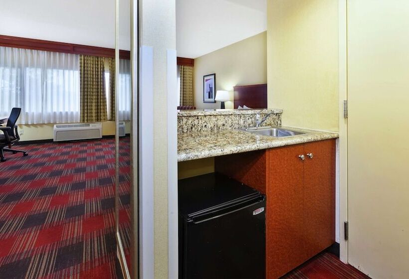 Полулюкс, Doubletree By Hilton Holland