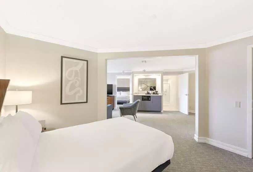 سوییت خانوادگی, Embassy Suites By Hilton Anaheim Orange