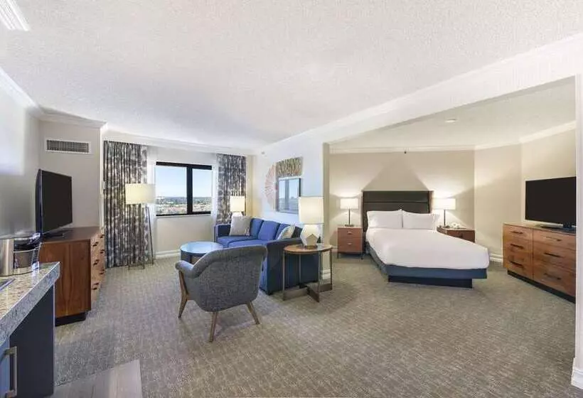 سوییت خانوادگی, Embassy Suites By Hilton Anaheim Orange