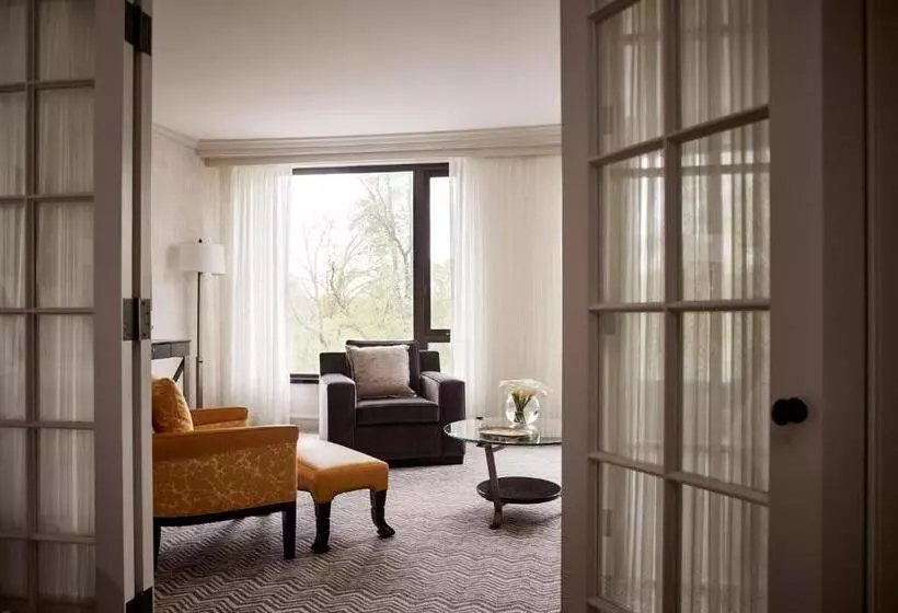 سوئیت با تخت بزرگ, Four Seasons  Boston