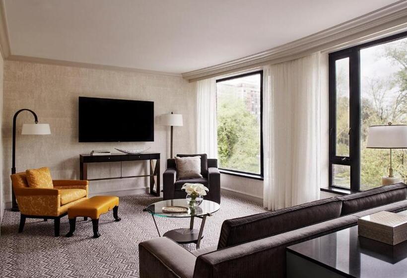 Люкс Кровать Кинг, Four Seasons  Boston