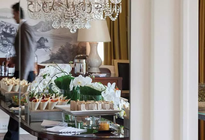 سوئیت رویال, Four Seasons  Boston