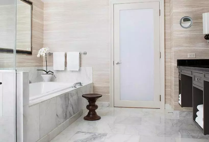 سوئیت رویال, Four Seasons  Boston
