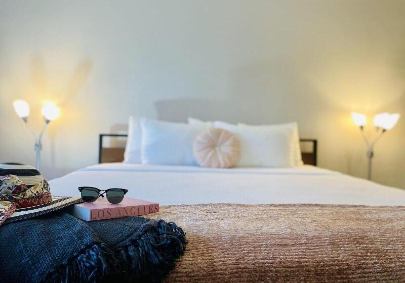 带大床的豪华间, Glendale Express Hotel Los Angeles
