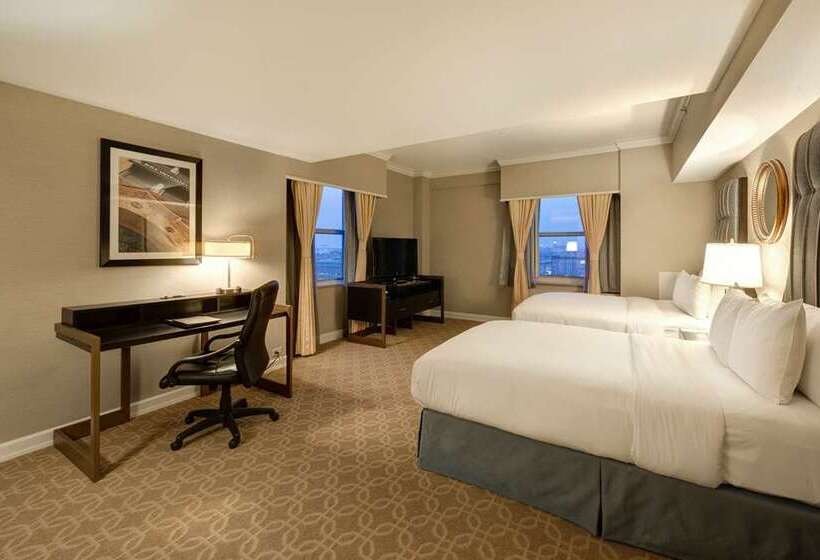 Номер Deluxe, Hilton Charlotte University Place