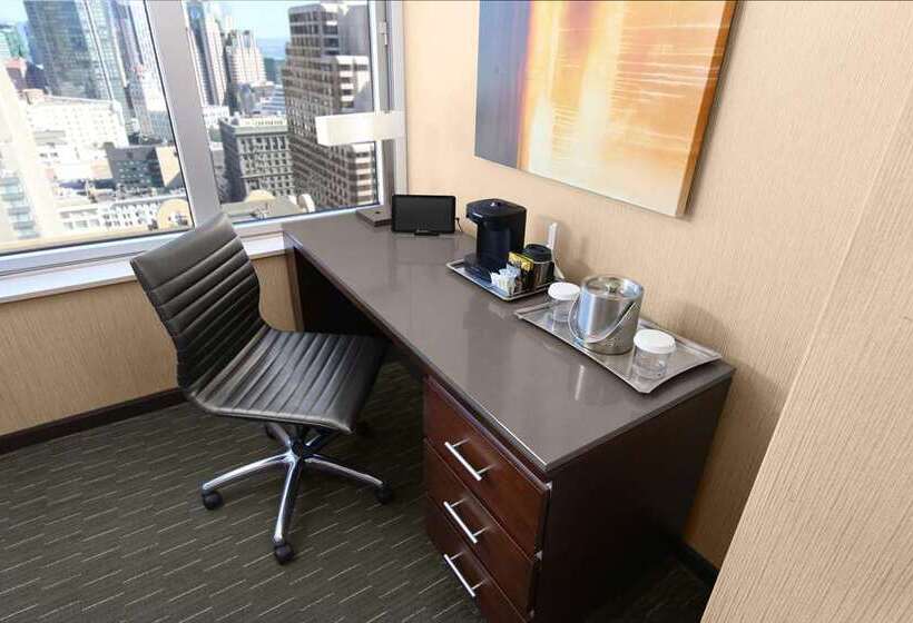 Номер Стандарт, Hilton Charlotte University Place