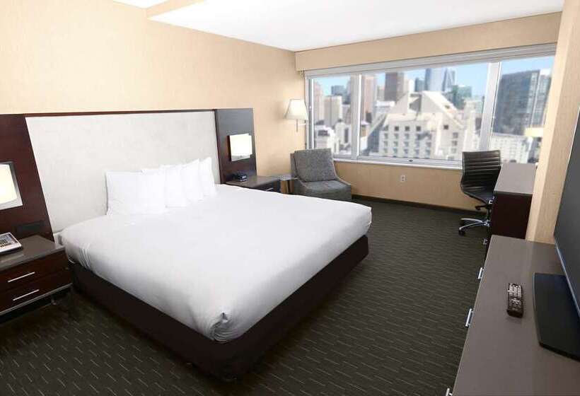 Номер Стандарт, Hilton Charlotte University Place