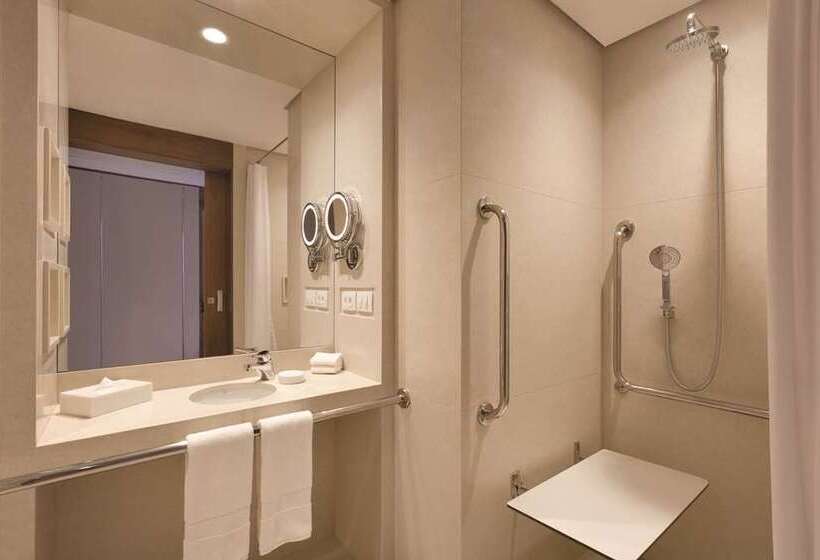 Номер Стандарт, Hilton Charlotte University Place