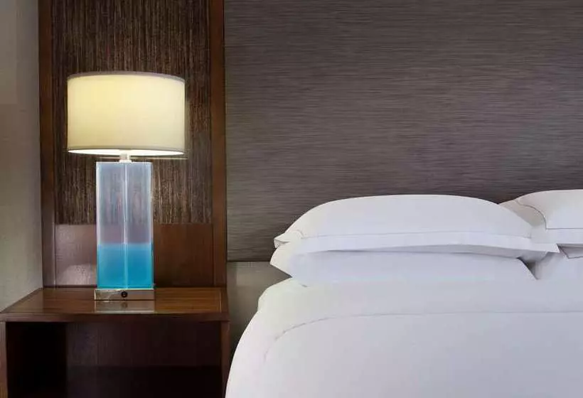 اتاق استاندارد, Hilton Charlotte University Place