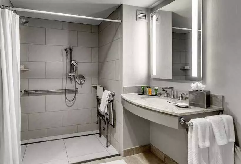 اتاق استاندارد, Hilton Charlotte University Place