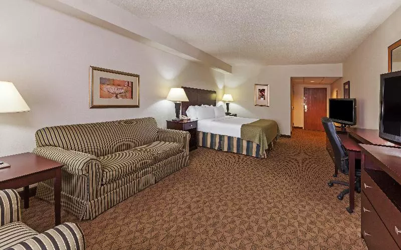 キングサイズベッドのスタンダードルーム, Holiday Inn Springdale Fayetteville Area, An Ihg