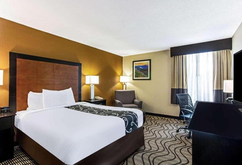 غرفة ديلوكس سرير كينج, La Quinta By Wyndham Wytheville