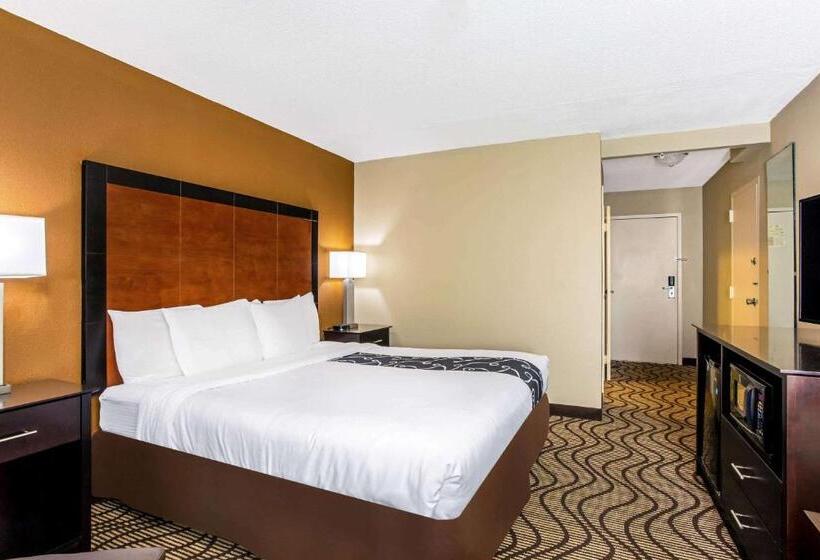 غرفة قياسية سرير كينج لذوى الإحتياجات الخاصة, La Quinta By Wyndham Wytheville