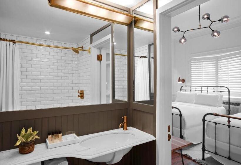 高级客房, Life Hotel New York